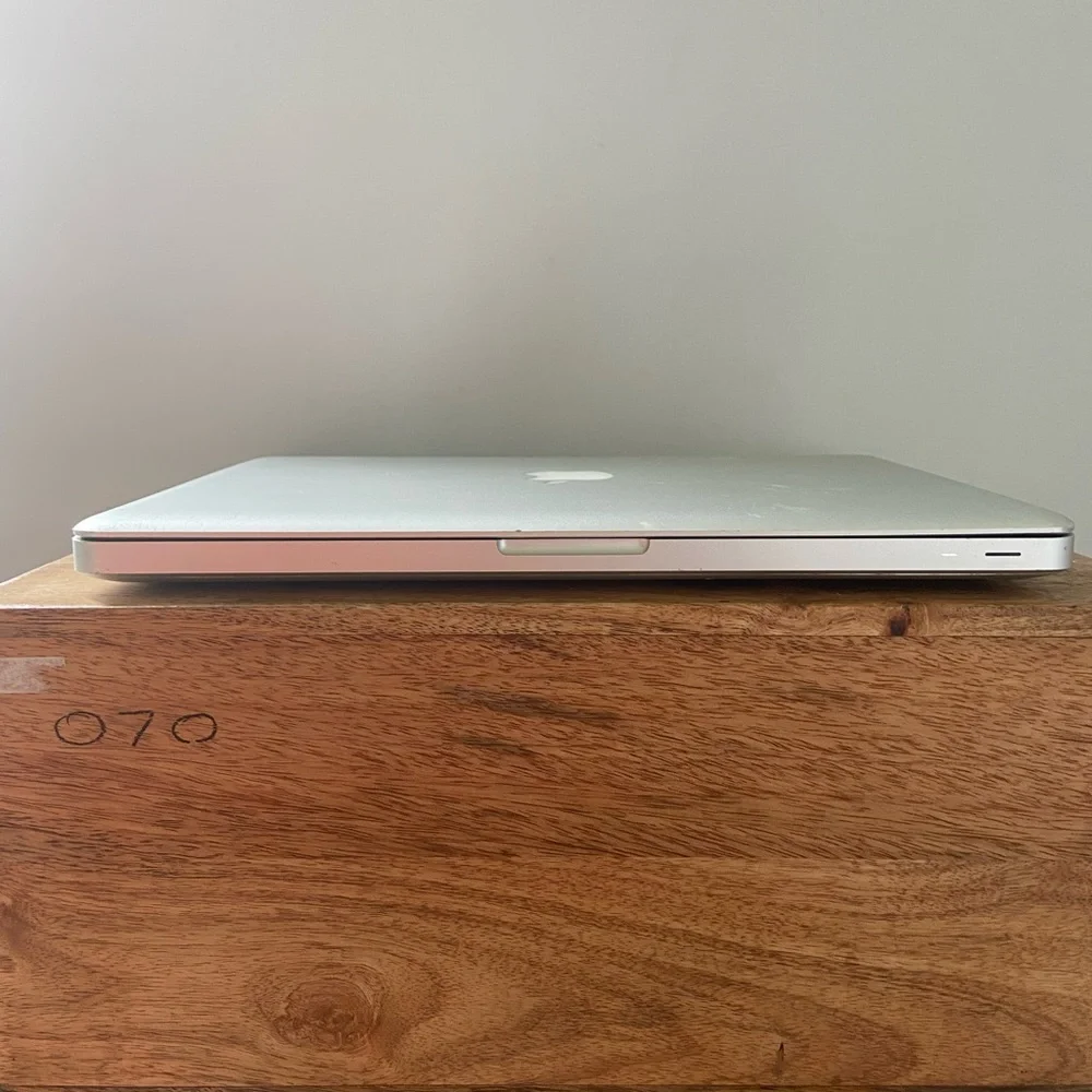Apple MacBook - Silver with Black Keyboard